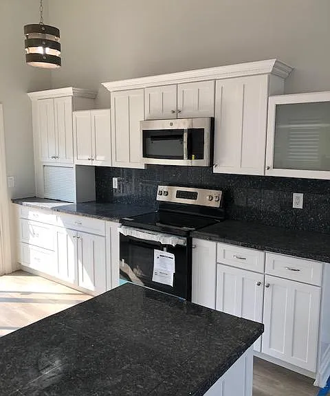 215 Alamo Ave — Photo 11