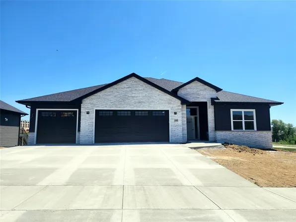 648 Rock Ridge Dr, Tiffin, IA 52340