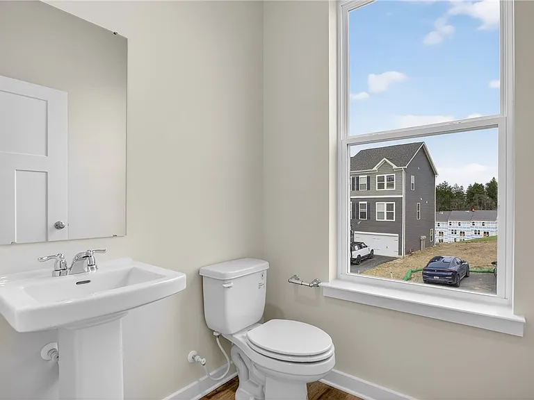 704 Olivia St — Photo 17