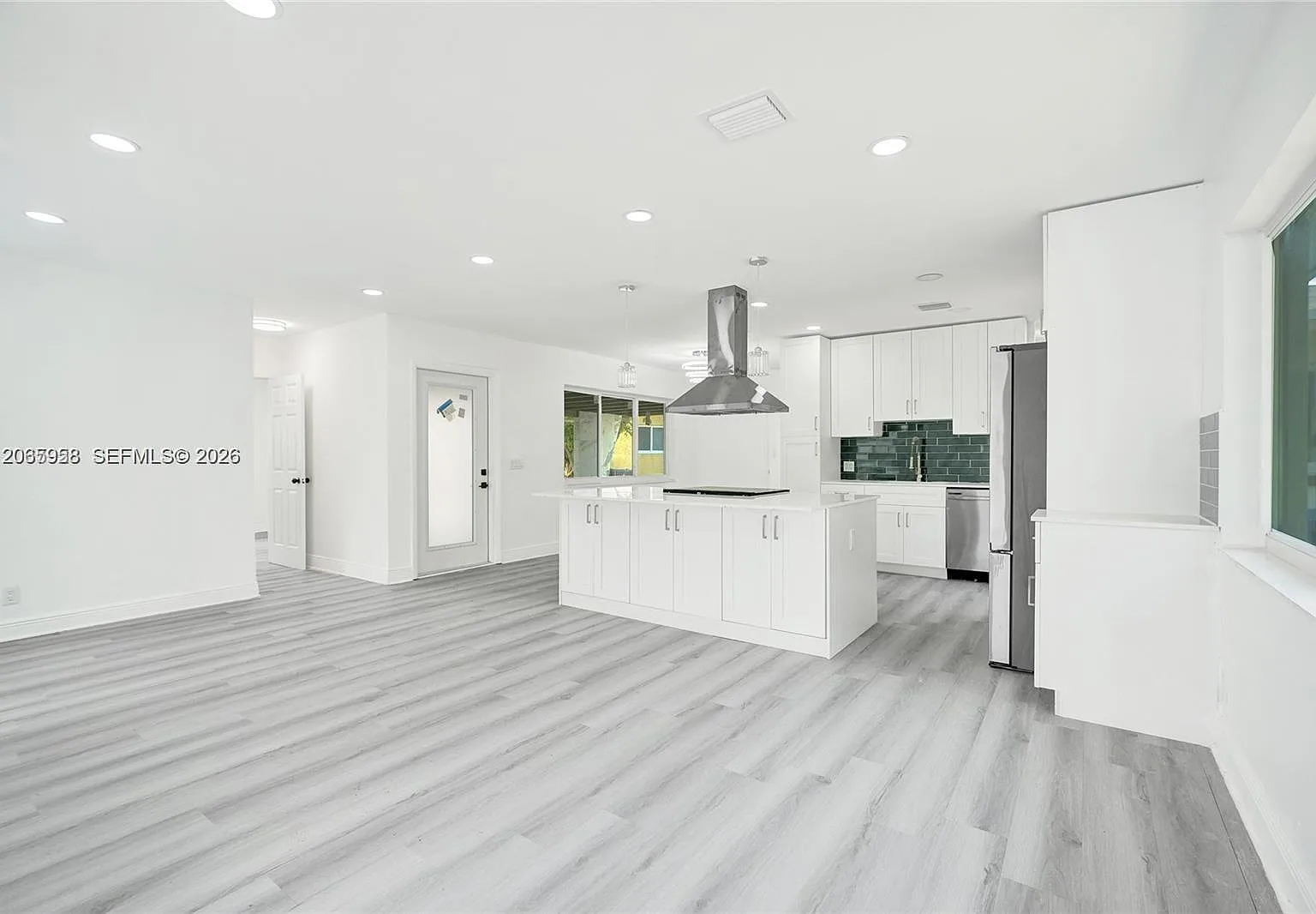 Ziladen Properties — Photo 4