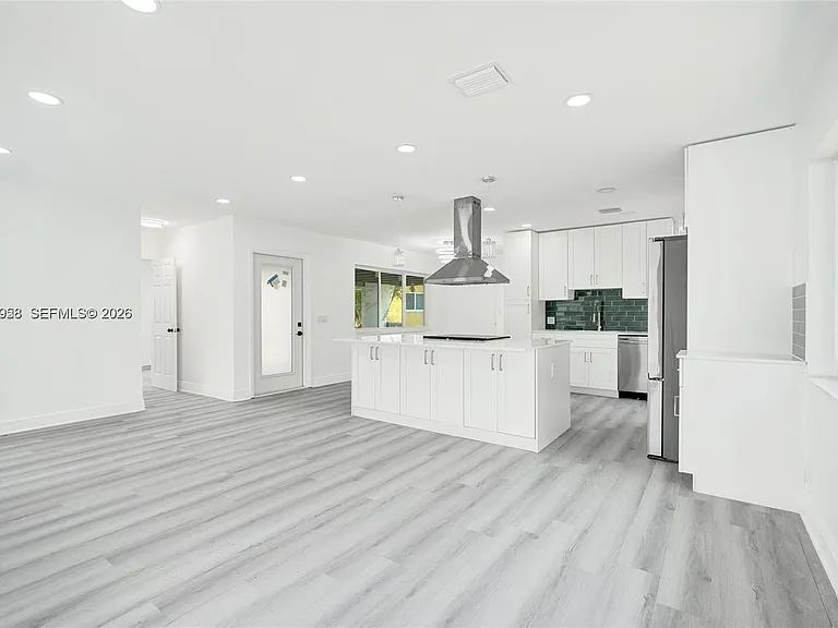 2343 NW 28th St #1 — Photo 4
