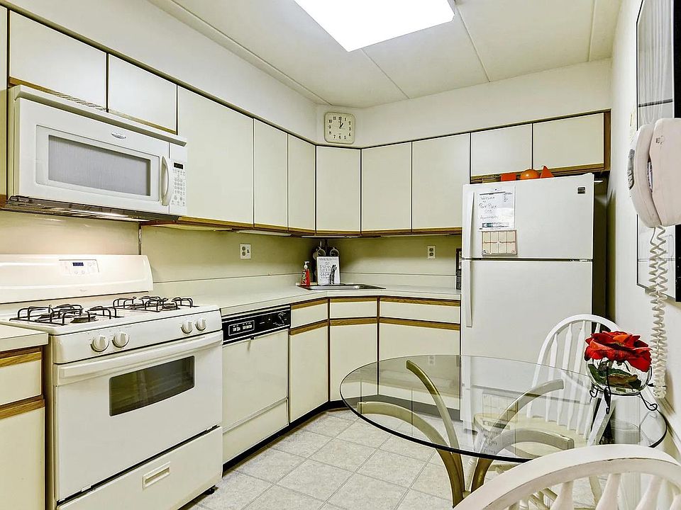 2nd image of 1811 Winchester Ave #3