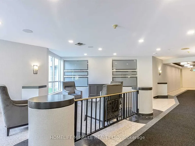 12 Laurelcrest St #902 — Photo 3
