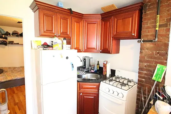 Rented by Alpha Properties NYC I LLC | media 7