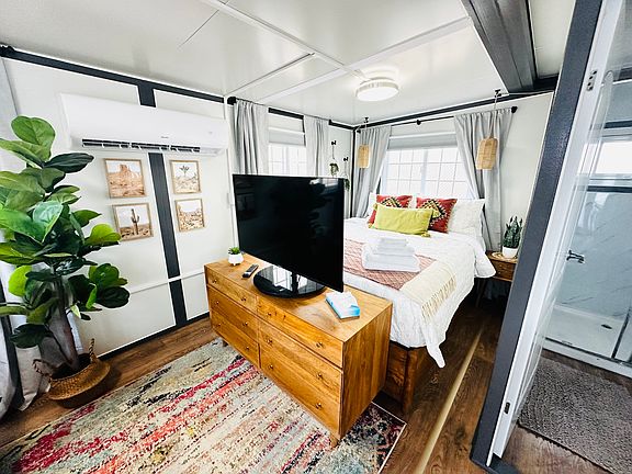 Bedroom/living room