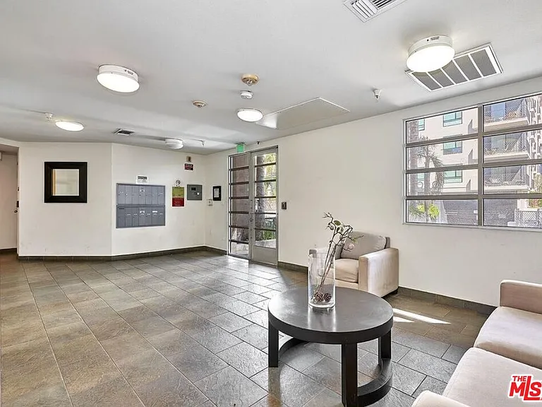 2864 Sunset Pl #206 — Photo 4