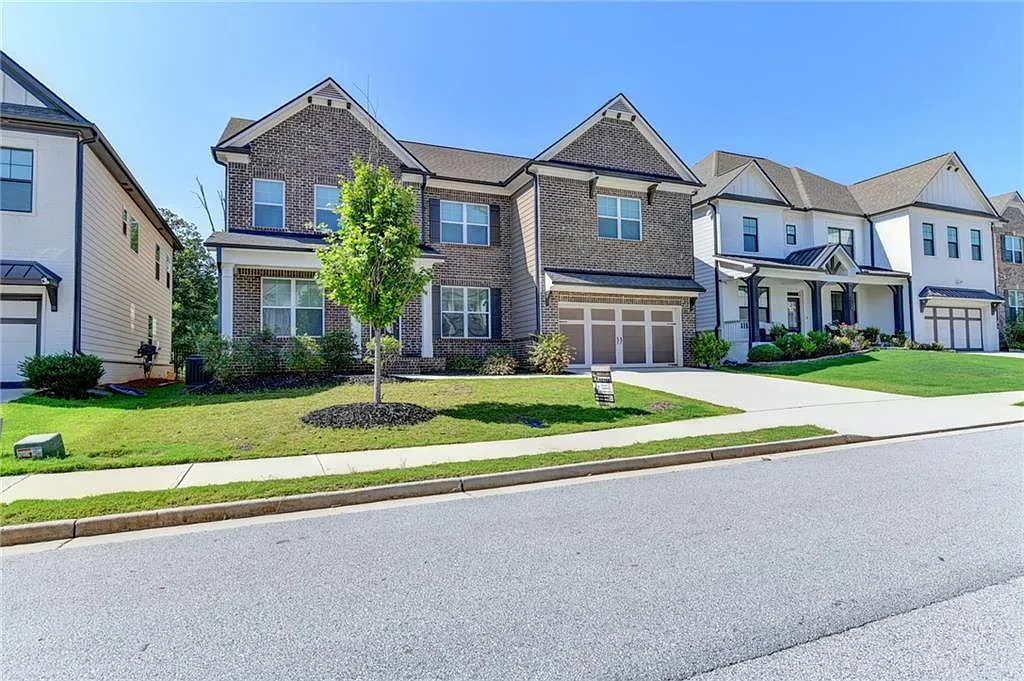 5 bed, 4.0 bath, 3860 sqft, $3,350 — Photo 2