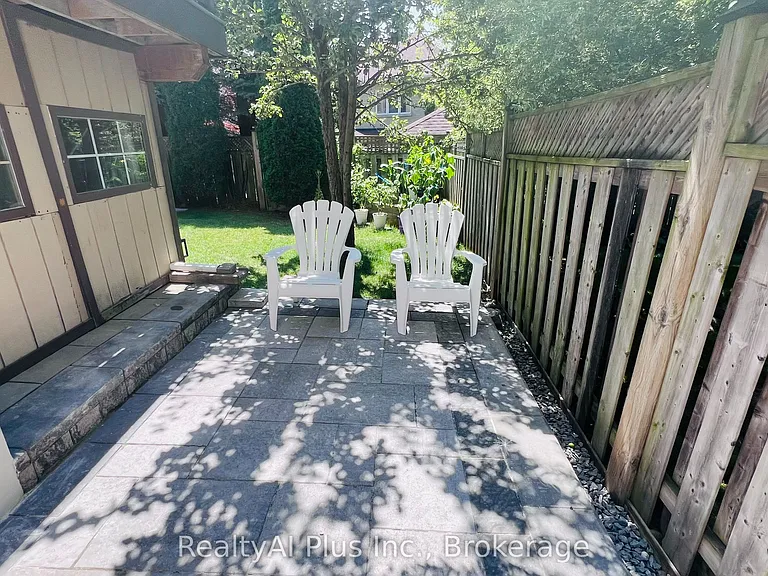 37 Bowhill Dr #WALK-OUT BASEMENT — Photo 4