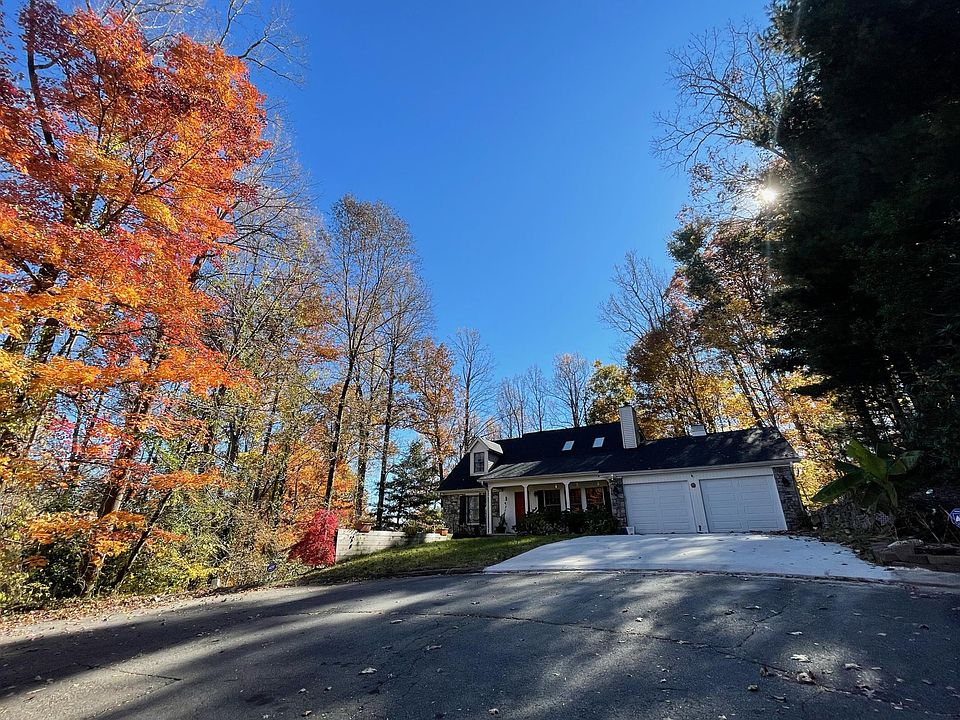 1st image of 304 Jennifer Ln
