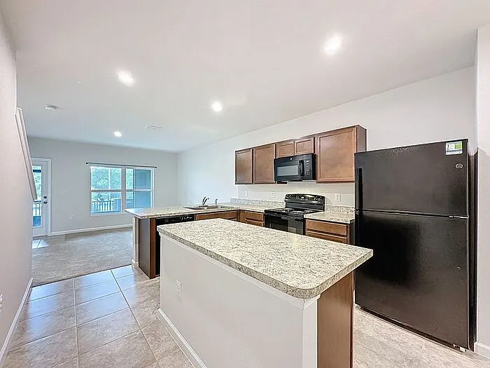 3 bed, 2.5 bath, 1413 sqft, $1,800 — Photo 4