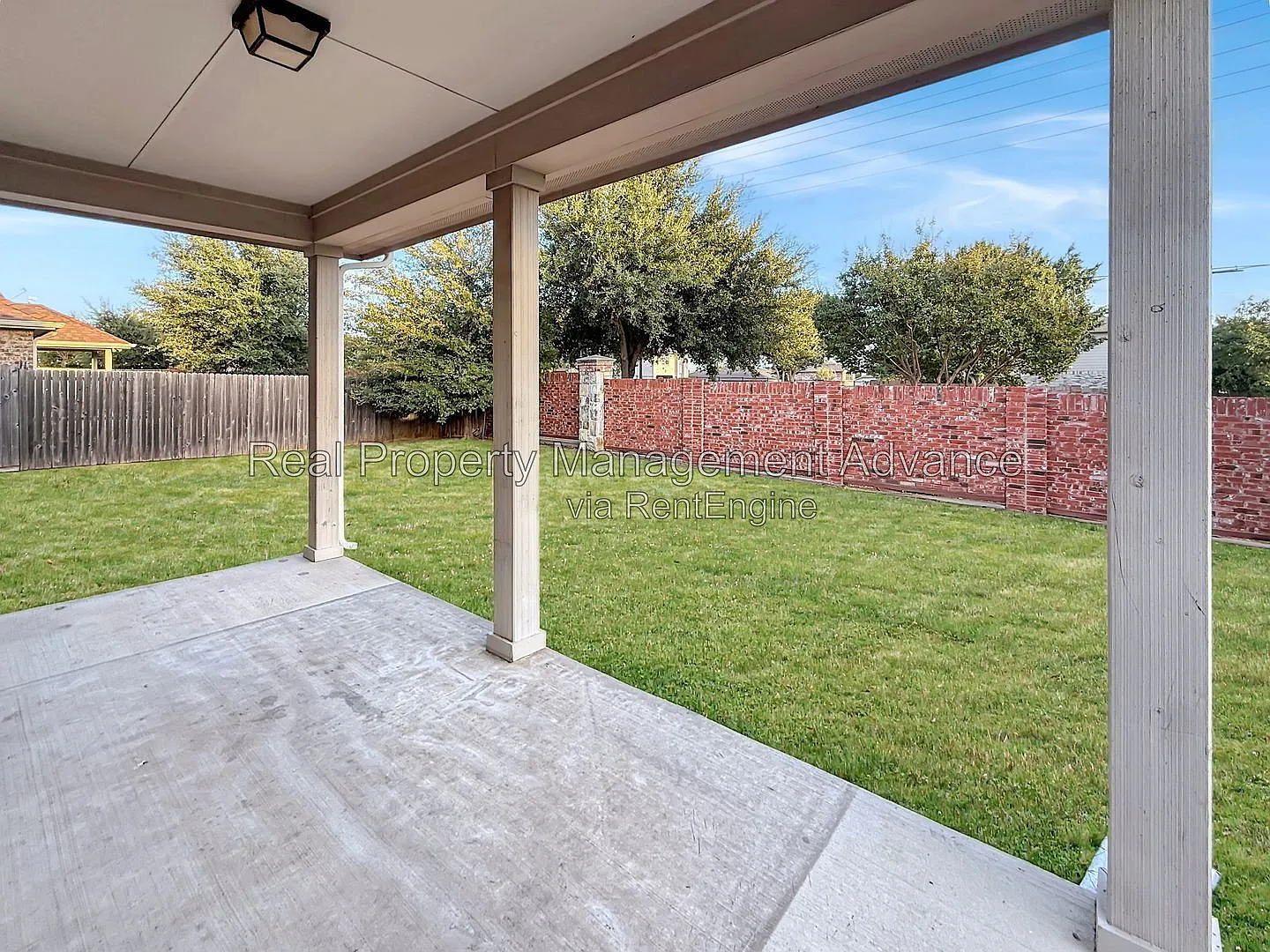 4 bed, 2.5 bath, 2547 sqft, $2,450 — Photo 3