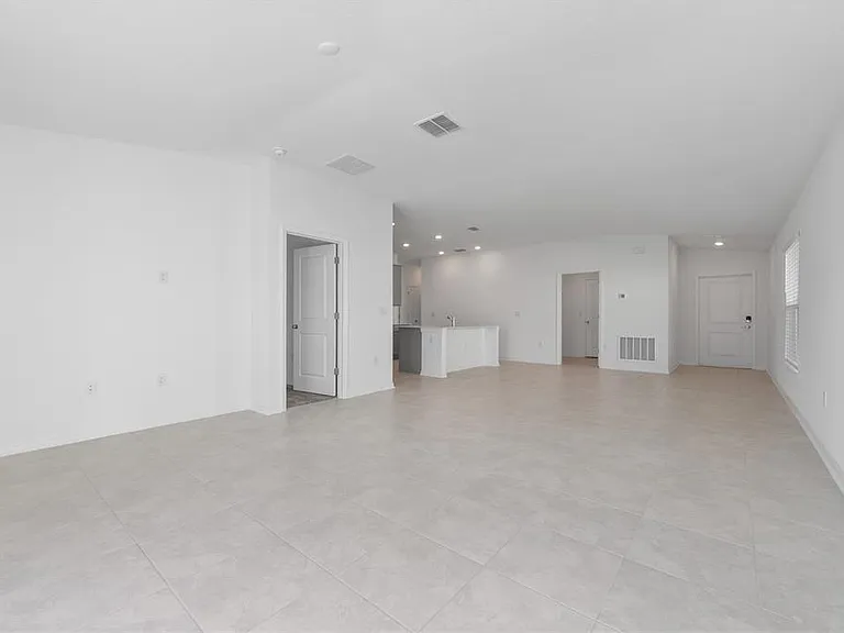 338 Rustic Rail Dr — Photo 7