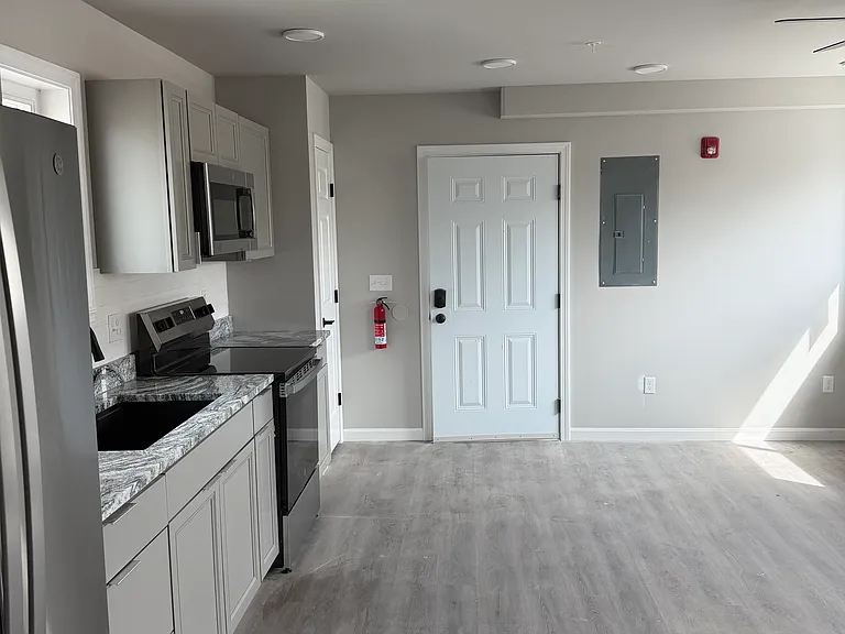 21 Isham St #101 — Photo 13
