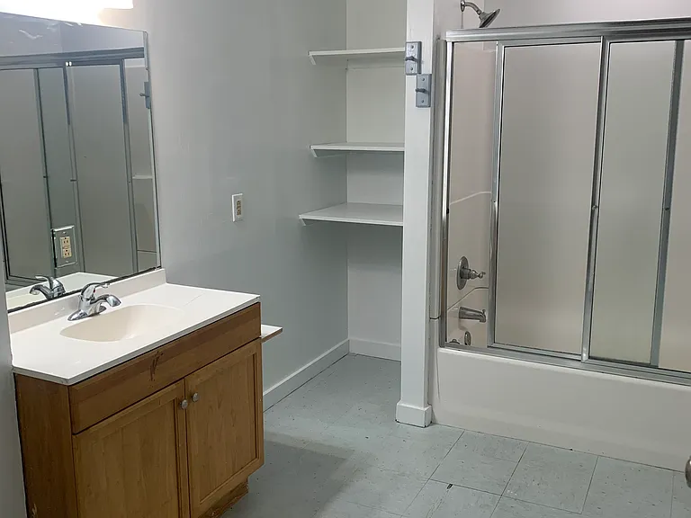 109 Browning Ave — Photo 10
