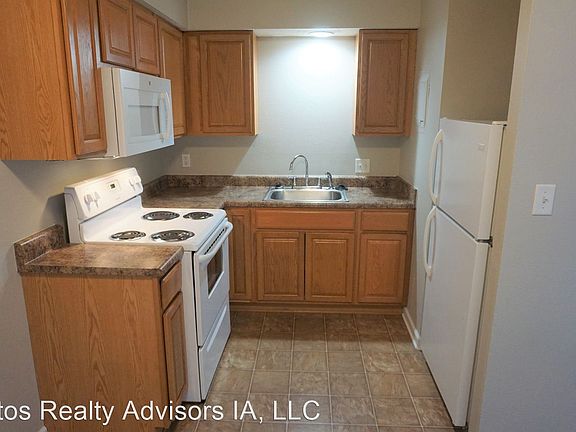 3rd image of 527 35th St #9296680