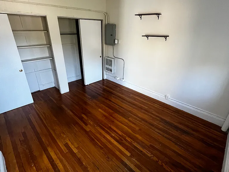 90 Chiswick Rd #43 — Photo 6