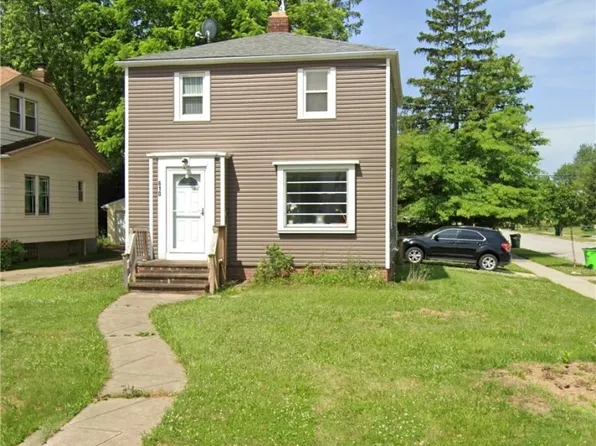 610 E 266th St, Euclid, OH 44132