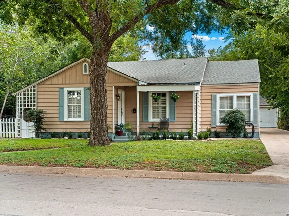 616 Lois, Kerrville, TX 78028