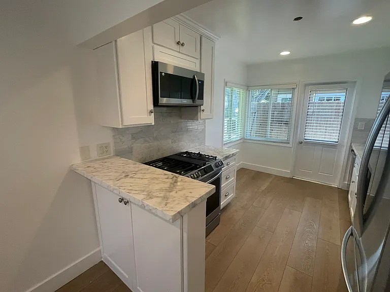 1604 Clay St #1604 — Photo 5