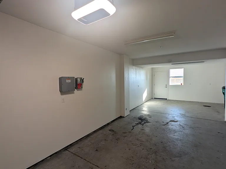 9877 Macarthur Blvd #A — Photo 25