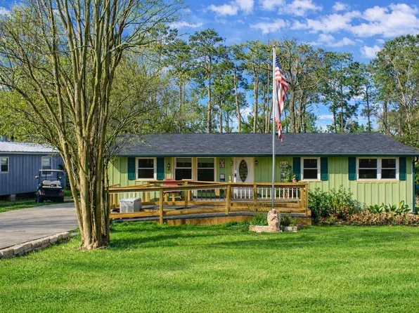 204 Lakeview Dr, Onalaska, TX 77360