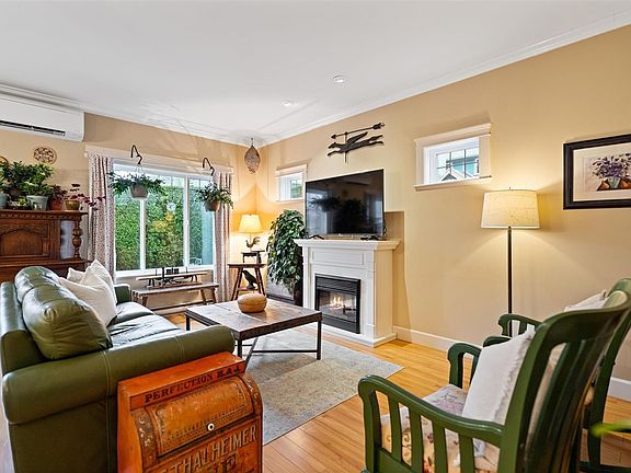 2nd image of 2210 Sooke Rd #13