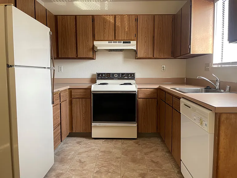 Skyview Apartments — Photo 4