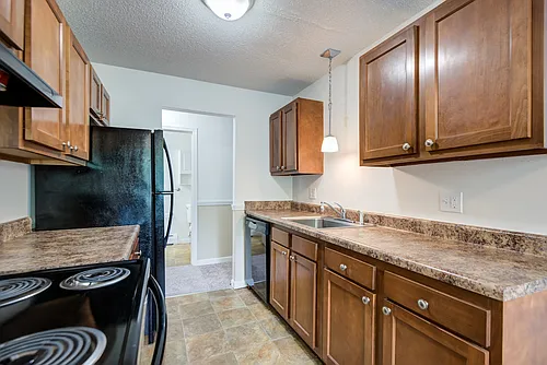 Parkway Manor Apartment Homes Photo 1