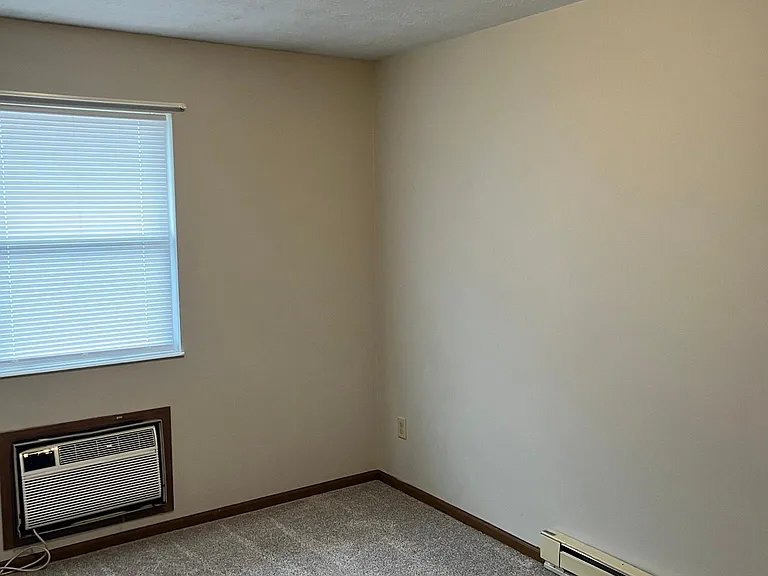 650 Larch St #B — Photo 9