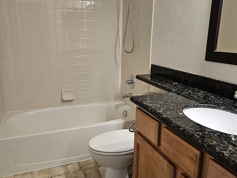 1927 Halfmoon Cir — Photo 11
