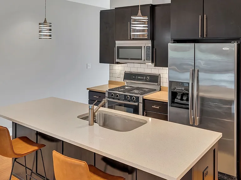 1100 Russell St #102-1 — Photo 9