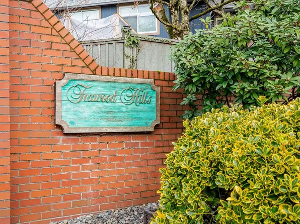 900 W 17th St #42, North Vancouver, BC V7P 3K5