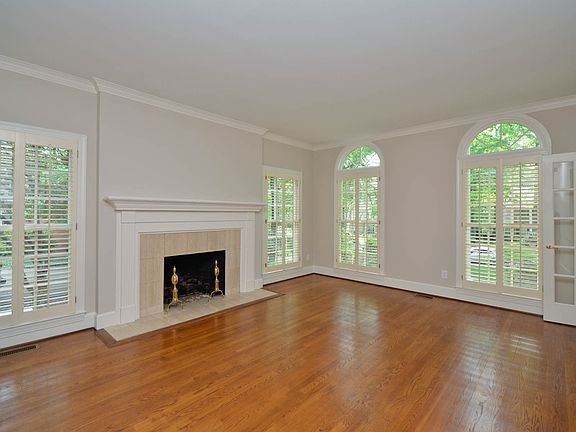 5th image of 4004 Hazel Ln