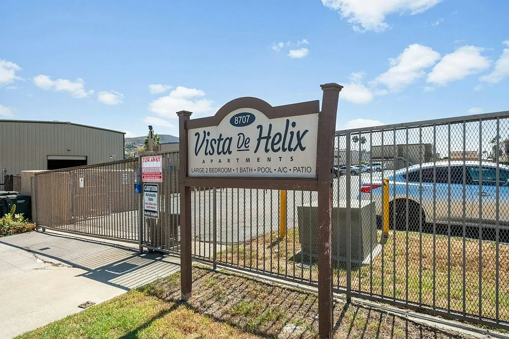 Vista de Helix Apartments — Photo 1