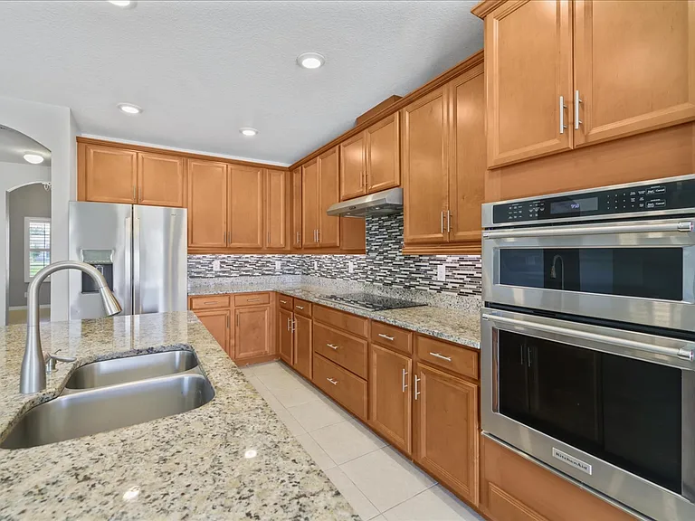 529 SW 26th Terrace Cpe — Photo 16
