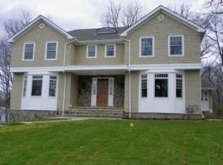 9 Lancer Dr, Short Hills, NJ 07078