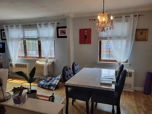 Rented by MCR Realty | media 18