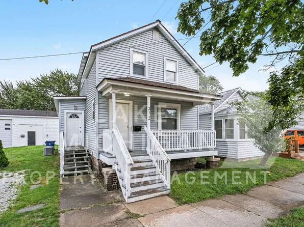 212 N 3rd St, Grand Haven, MI 49417