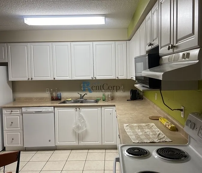 202 Lester St #2 — Photo 2