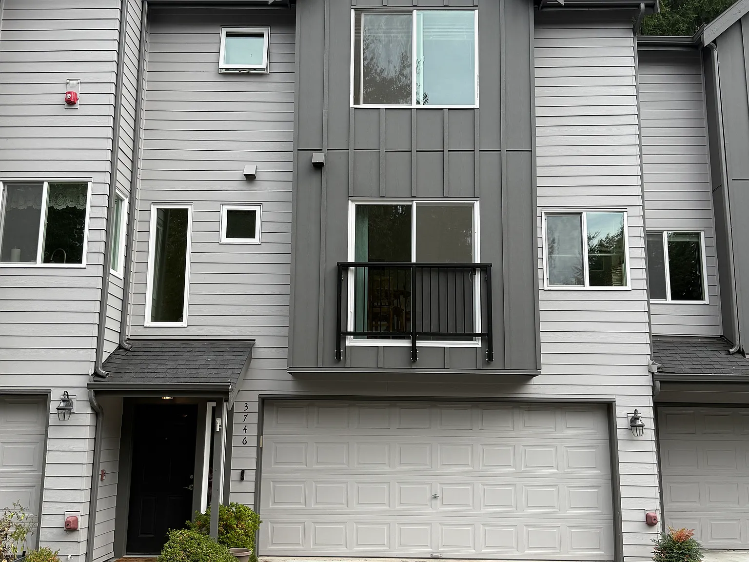 2 bed, 2.5 bath, 1258 sqft, $1,595 — Photo 1