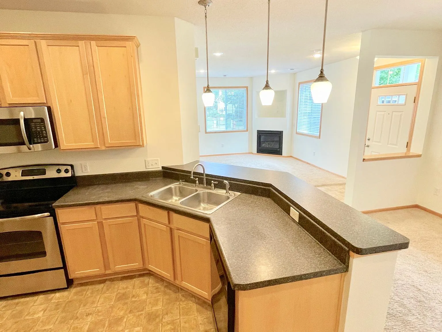 3442 Cherry Ln — Photo 4