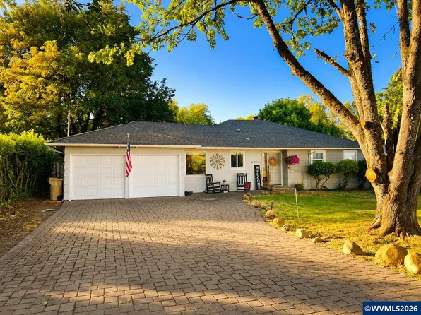 1946 SE Miller Ave, Dallas, OR 97338