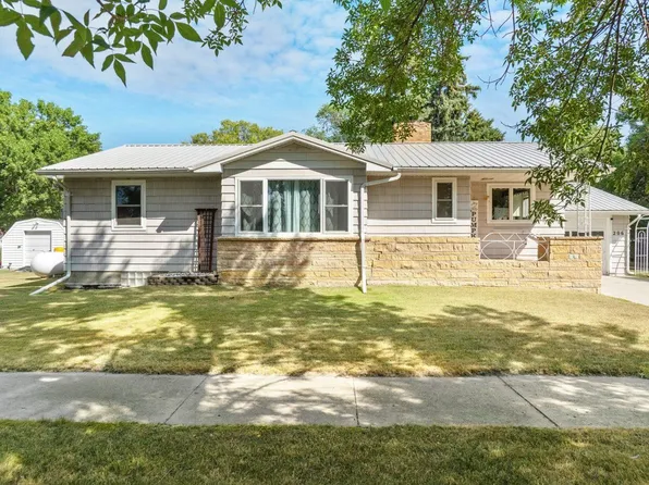 206 4th Ave SW, Towner, ND 58788