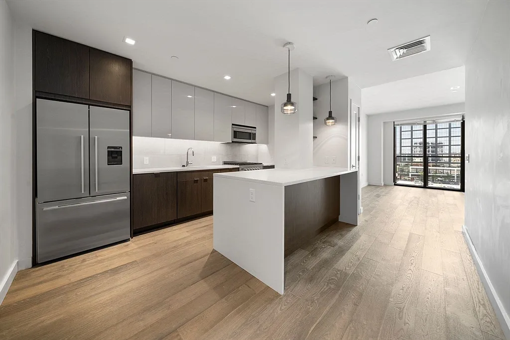 1 bed, 1.0 bath, 702 sqft, $3,000 — Photo 4