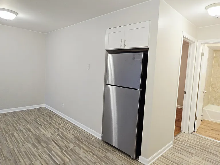 5835 W 63rd St — Photo 22