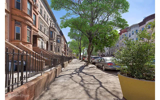 Rented by Douglas Elliman | media 15