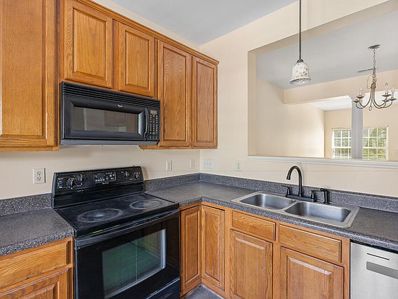 4th image of 102 Galimore Way