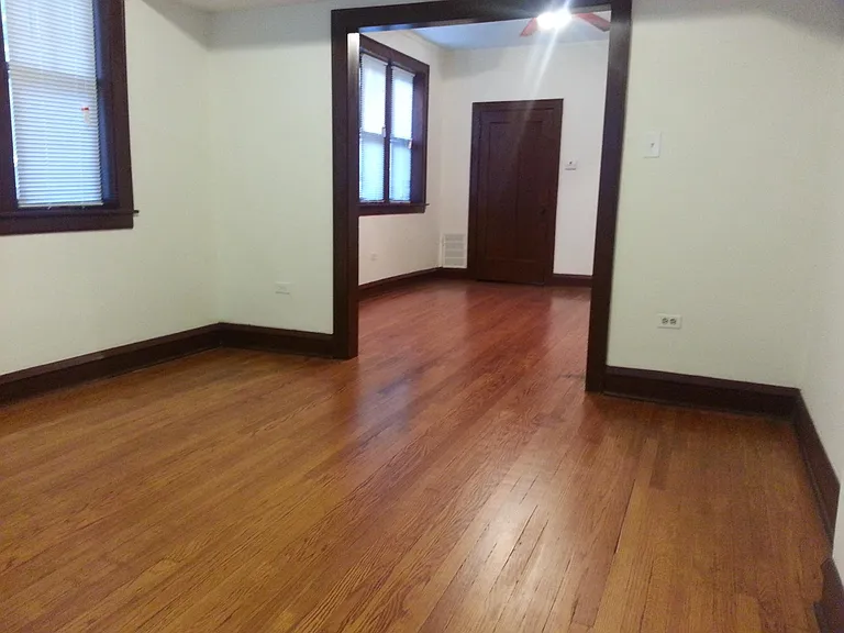 2909 N Albany Ave — Photo 2