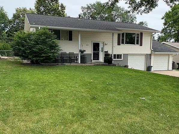 4215 F Ave, Kearney, NE 68847