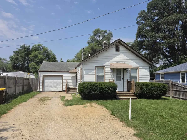 2733 Kinsey St, Rockford, IL 61109